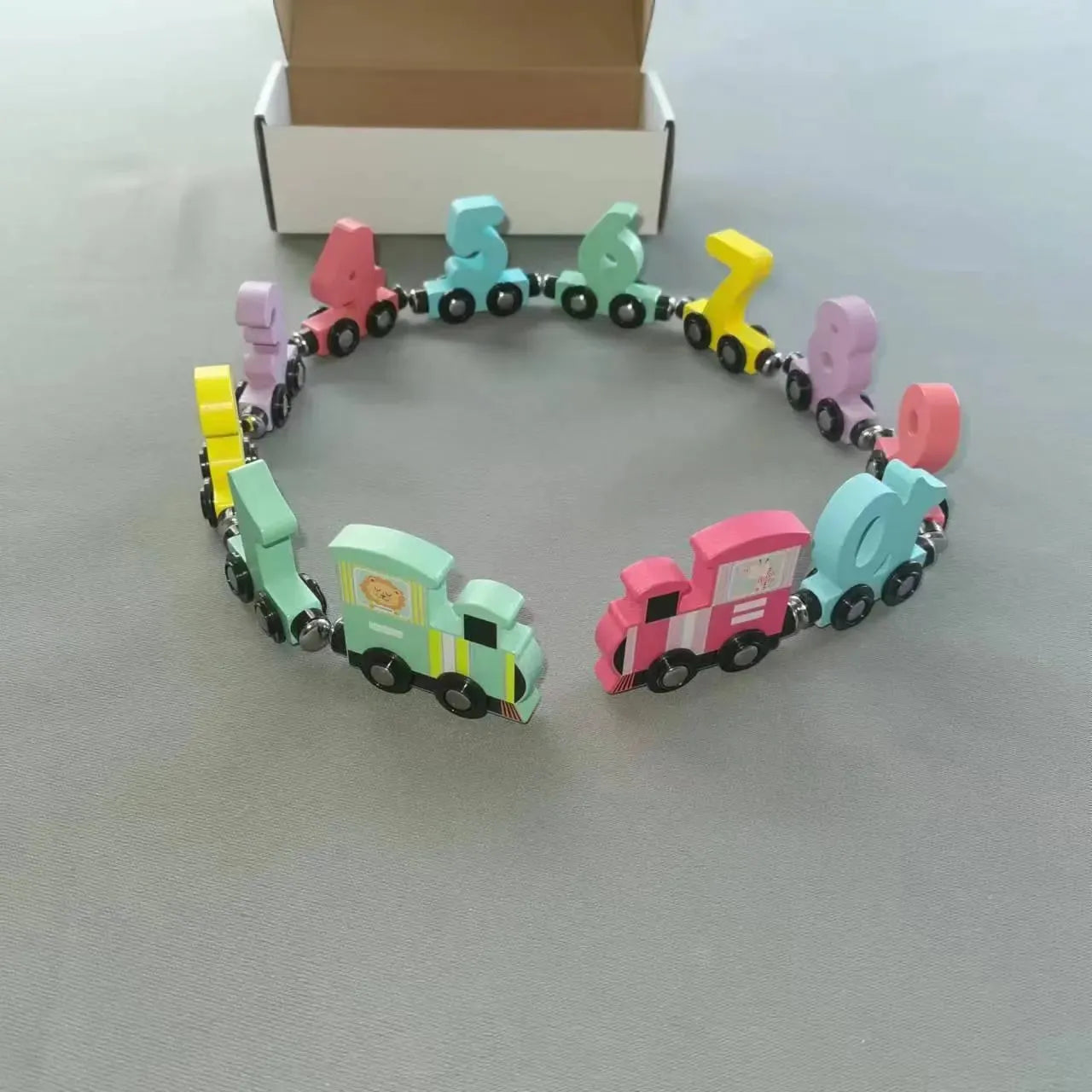 YOTOY Wooden Magnetic Digital Train To Pull Building Blocks - YOTOY